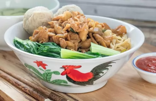 Mie Ayam Bakso Komplit